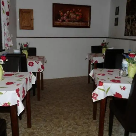 克拉森乌多利膳食公寓 招待所 3*